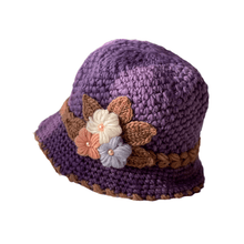 Load image into Gallery viewer, French Thicken Women&#39;s Flowers Knitted Woolen Hat
