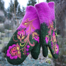 Load image into Gallery viewer, Christmas Flower Embroidery Mittens
