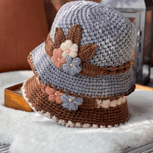 Load image into Gallery viewer, French Thicken Women&#39;s Flowers Knitted Woolen Hat
